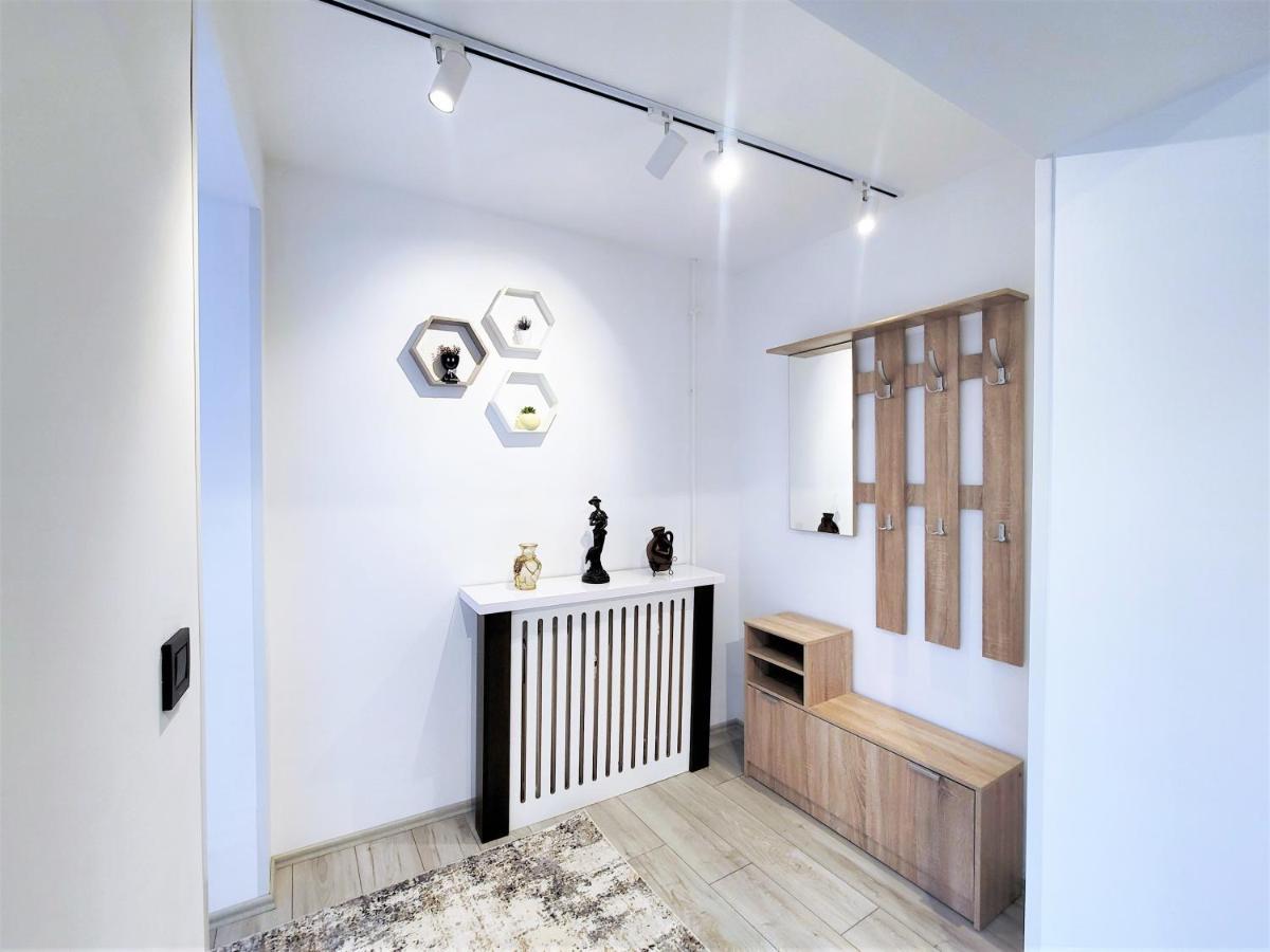 Cozy Apartment In Pristina Exterior photo